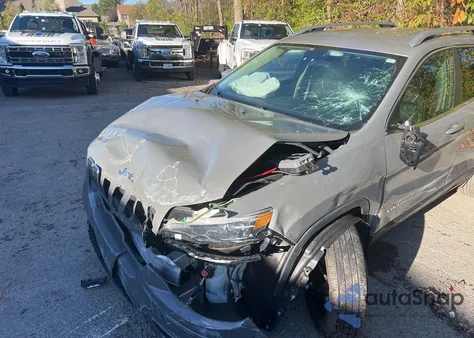 2019 Jeep Cherokee Latitude Plus 4X4 from USA, damaged, VIN 1C4PJMLB7KD486947